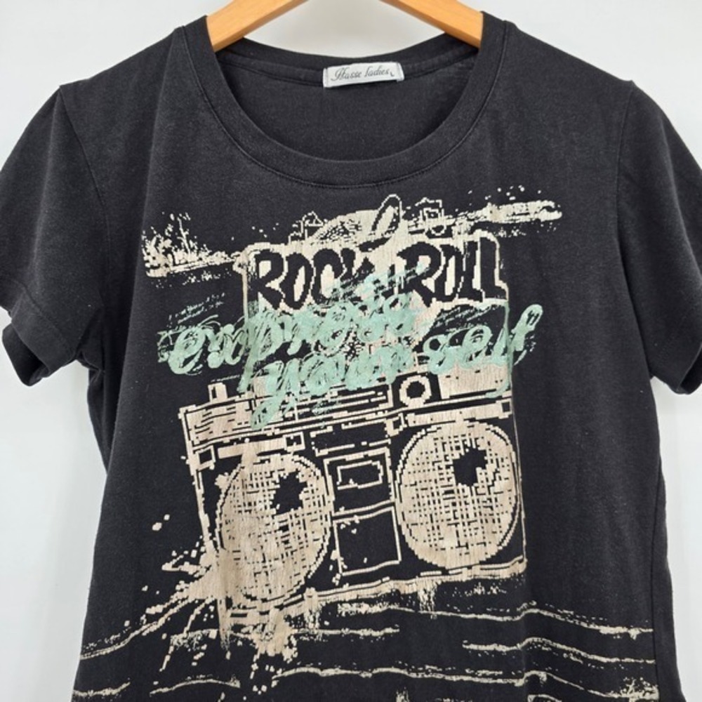 Hasse Ladies Y2K Vintage‎ Rock Roll Graphic Tee Boombox Print Short Sleeve Top - Picture 4 of 7